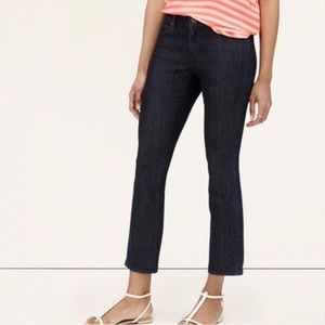 LOFT Curvy Kick Crop jean in dark denim Nearly New